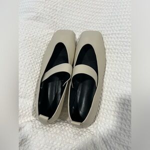 Tony Bianco flats size 9
